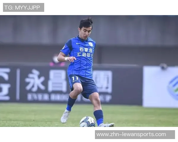 许家印足球梦想的追寻与挑战:从投资到青训的全景探索 许家印足球梦想的追寻与挑战:从投资到青训的全景探索