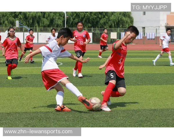 足球比赛中通常有多少人参与和观看的详细解析 足球比赛中通常有多少人参与和观看的详细解析